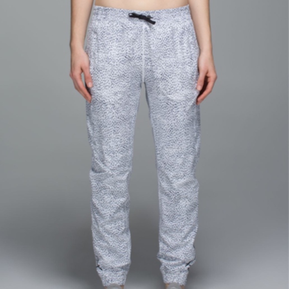 Lululemon Trainer Track Pant Dottie Dash 8 - Picture 7 of 7